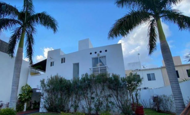 SE VENDE BONITA Y ACOGEDORA CASA EN VILLA MARINO, CANCÚN, QUINTANA ROO