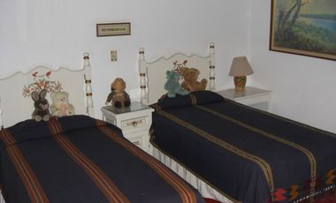 BONITO RANCHO DE 11 HAS. EN CURUNGUEO MUNICIPIO DE ZITACURO MICH. CON ARBOLES DE GUALLABA.