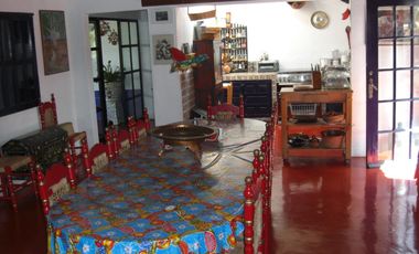 BONITO RANCHO DE 11 HAS. EN CURUNGUEO MUNICIPIO DE ZITACURO MICH. CON ARBOLES DE GUALLABA.