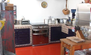 BONITO RANCHO DE 11 HAS. EN CURUNGUEO MUNICIPIO DE ZITACURO MICH. CON ARBOLES DE GUALLABA.