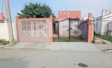 Casa en Venta en Fracc. San Jacinto, ubicada a unos minutos de Arteli y Farmacias Guadalajara, a un costado de Fracc. Arboledas.