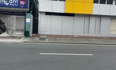 Alquiler de un local comercial en la avenida del Periodista, Nueva Kennedy frente a la Clínica Kennedy y el Policentro