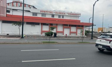 Alquiler de un local comercial en la avenida del Periodista, Nueva Kennedy frente a la Clínica Kennedy y el Policentro