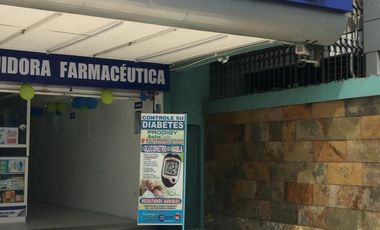 Alquiler de un local comercial en la avenida del Periodista, Nueva Kennedy frente a la Clínica Kennedy y el Policentro