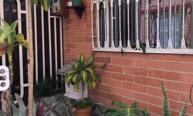 vendo linda casa en alameda del parque bosa