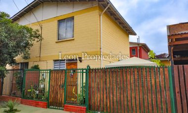 Leon Propiedades vende casa en Curacaví Centro.
