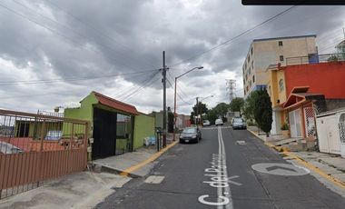 ¡APROVECHA ESTA INCREÍBLE OPORTUNIDAD PARA HACER CRECER TU PATRIMONIO! Casa en REMATE BANCARIO en Fraccionamiento Lomas Boulevares, Tlalnepantla de Ba