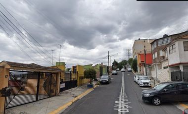 ¡APROVECHA ESTA INCREÍBLE OPORTUNIDAD PARA HACER CRECER TU PATRIMONIO! Casa en REMATE BANCARIO en Fraccionamiento Lomas Boulevares, Tlalnepantla de Ba