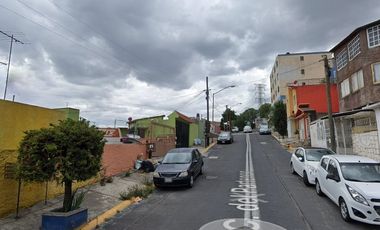 ¡APROVECHA ESTA INCREÍBLE OPORTUNIDAD PARA HACER CRECER TU PATRIMONIO! Casa en REMATE BANCARIO en Fraccionamiento Lomas Boulevares, Tlalnepantla de Ba