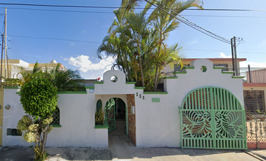 Casa en Venta en Jardines de Miraflores, Mérida, Yucatán, México.