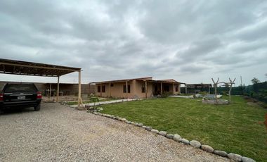 Venta de Casa de Campo en Condominio Nuevo - Chincha, El Carmen