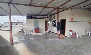 Mall del sur, Venta de casa de dos pisos con terraza en Guayaquil  (J Luna)