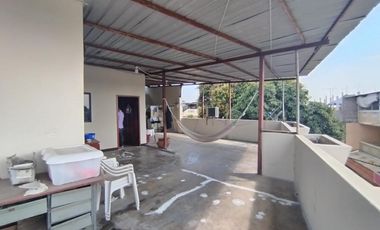 Mall del sur, Venta de casa de dos pisos con terraza en Guayaquil  (J Luna)