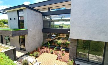 New, Modern 5 Bedroom Home in Residential Community, Heart of Llanogrande, Rionegro
