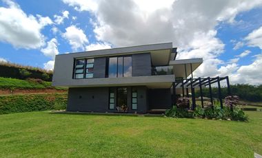 New, Modern 5 Bedroom Home in Residential Community, Heart of Llanogrande, Rionegro