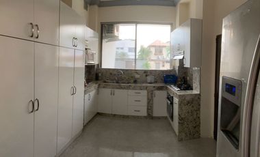 Samborondon, Venta de Linda Casa 6 Dormitorios con Vista al Rio