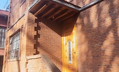 CASA EN VENTA  FERNÁNDEZ LEAL, BARRIO LA CONCEPCIÓN, COYOACÁN, CDMX.