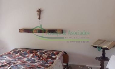 VENDEMOS HERMOSA FINCA CON ARBOLES FRUTALES Y LAGO.