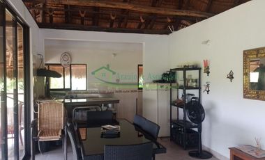 VENDEMOS HERMOSA FINCA CON ARBOLES FRUTALES Y LAGO.