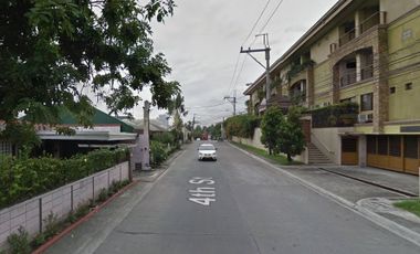 918 sqm lot with old house inside Rolling Hills New Manila Quezon City