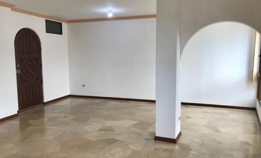 Departamento de alquiler en Kennedy Norte, 3 dormitorios, 1 parqueo.