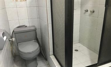 Departamento de alquiler en Kennedy Norte, 3 dormitorios, 1 parqueo.