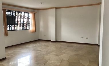 Departamento de alquiler en Kennedy Norte, 3 dormitorios, 1 parqueo.