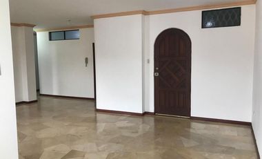 Departamento de alquiler en Kennedy Norte, 3 dormitorios, 1 parqueo.
