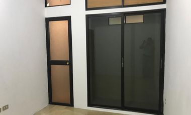 Departamento de alquiler en Kennedy Norte, 3 dormitorios, 1 parqueo.