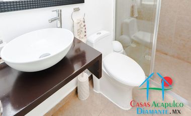 Depa con terraza y vista parcial al mar