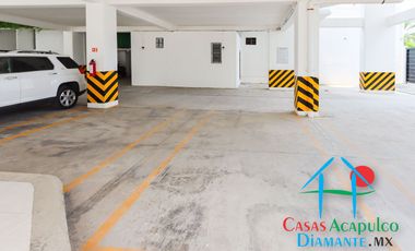 Depa con terraza y vista parcial al mar