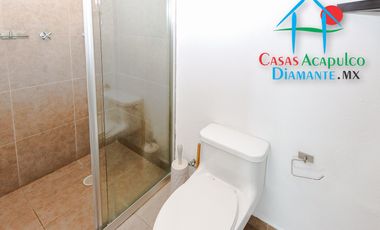 Depa con terraza y vista parcial al mar