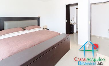 Depa con terraza y vista parcial al mar
