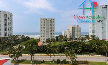Depa con terraza y vista parcial al mar