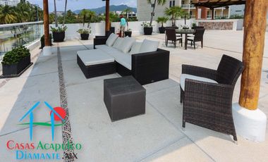 Depa con terraza y vista parcial al mar