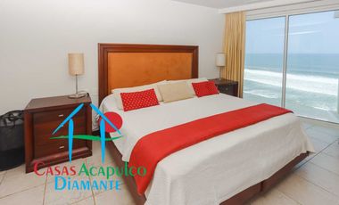Departamento de playa en oportunidad por Otis. Terraza con jacuzzi y vista frontal al mar