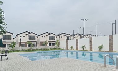 Casa de estreno en venta Urbanizacion Los Prados via Salitre cerca del Colegio Tejar.