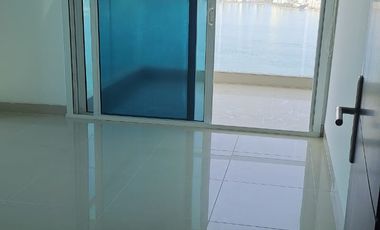 Apartamento frente a la bahía.