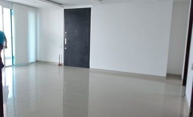 Apartamento frente a la bahía.