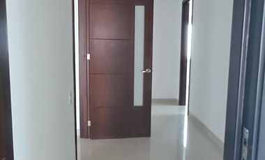 Apartamento frente a la bahía.