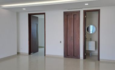 Apartamento frente a la bahía.