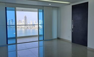 Apartamento frente a la bahía.