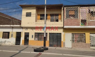 Se Vende Casa Antigua A Precio De Terreno En Pleno Centro De Castilla // ID 1059303