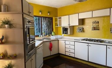 En VENTA casa sola en Fraccionamiento con vigilancia Sumiya en Jiutepec, Morelos