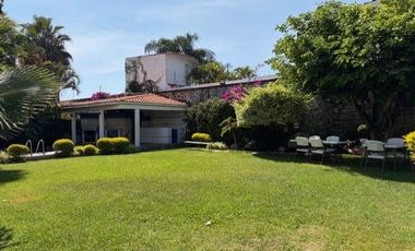 En VENTA casa sola en Fraccionamiento con vigilancia Sumiya en Jiutepec, Morelos