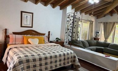 En VENTA casa sola en Fraccionamiento con vigilancia Sumiya en Jiutepec, Morelos