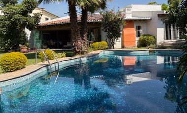 En VENTA casa sola en Fraccionamiento con vigilancia Sumiya en Jiutepec, Morelos