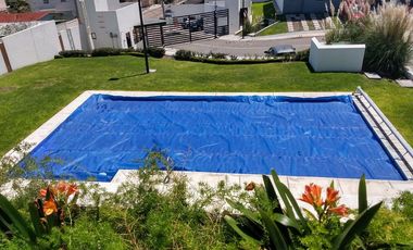 RENTA EXCELENTE DEPARTAMENTO EN PLANTA BAJA CON 35M2 DE TERRAZA, CLAUSTROS DEL CAMPESTRE III PRIVADA