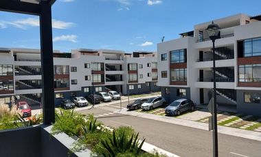 RENTA EXCELENTE DEPARTAMENTO EN PLANTA BAJA CON 35M2 DE TERRAZA, CLAUSTROS DEL CAMPESTRE III PRIVADA