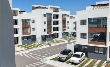 RENTA EXCELENTE DEPARTAMENTO EN PLANTA BAJA CON 35M2 DE TERRAZA, CLAUSTROS DEL CAMPESTRE III PRIVADA